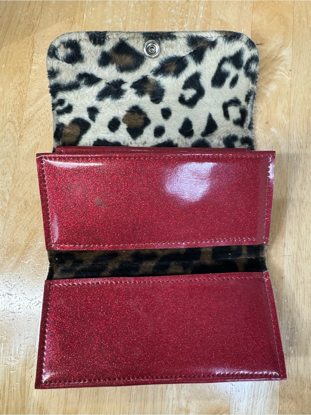 Trophy Queen Large Checkbook Wallet Red Glitter Vinyl Leopard Print Lined - Picture 5 of 6